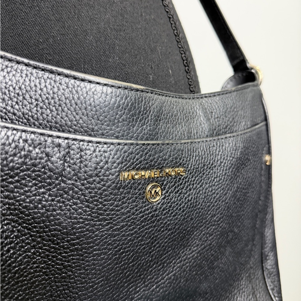 Michael Kors Jet Set Charm North South Zip Black Crossbody - Picture 2 of 11